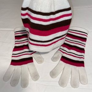 4 pairs of gloves and 2 hats. Used condition several different sizes